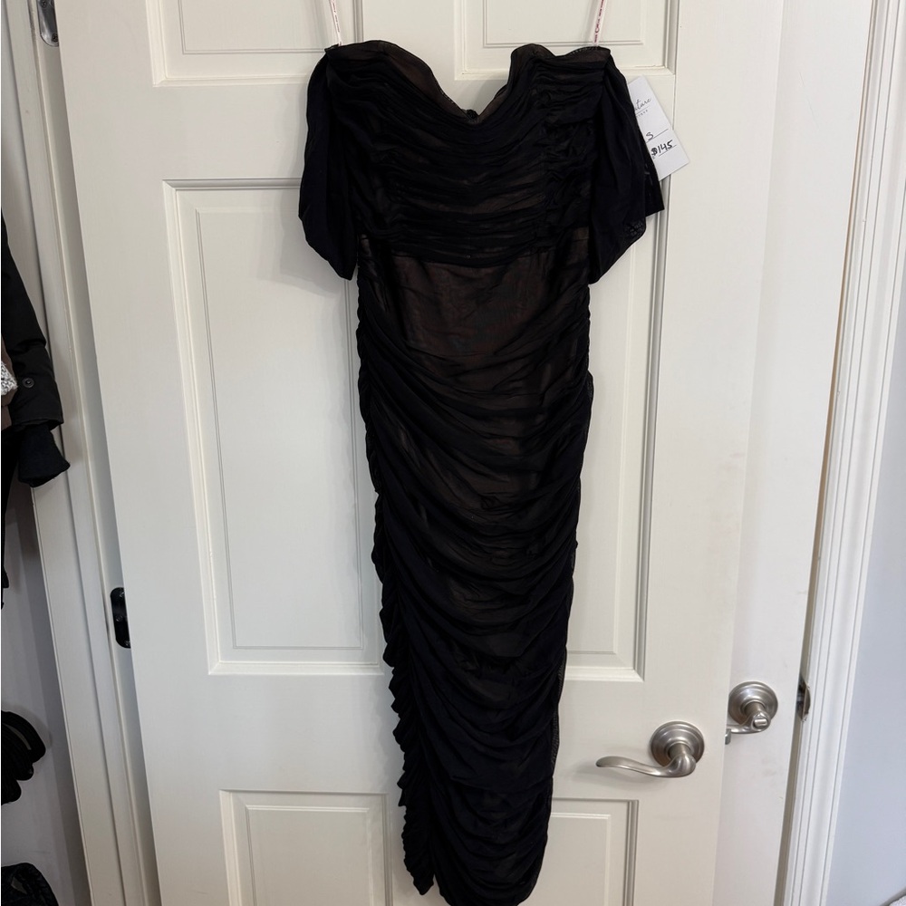 Miss Circle Black Dress